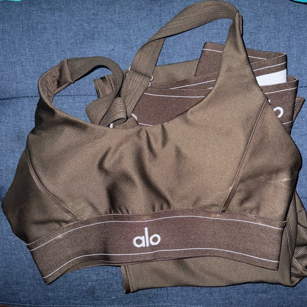 alo | Espresso Airlift Suit Up Bra & Airlift High-Waist Suit Up Legging Set - Picture 5 of 9